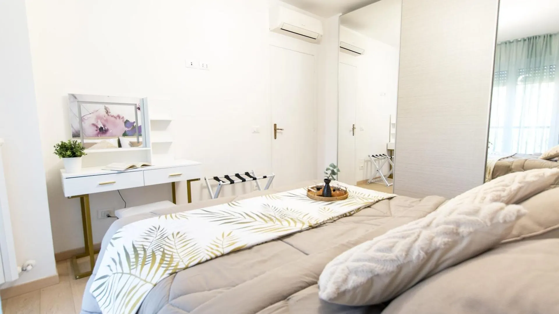 We Home - Larga32 House Bologna Italy
